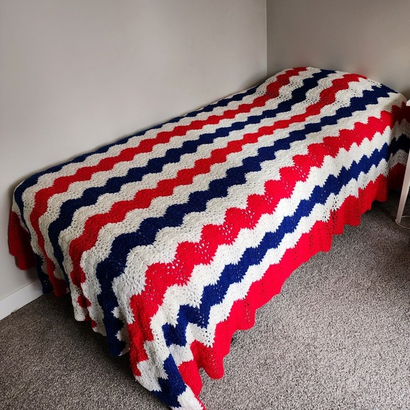 Vintage Handmade Crochet Patriotic Blanket Red White Blue Twin Cottagecore Gran - Picture 1 of 14